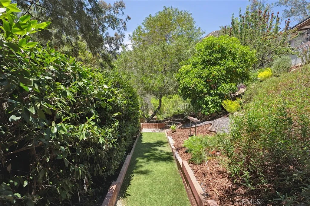 24311 Sylvan Glen Road, Calabasas, California 91302 home-pic-36