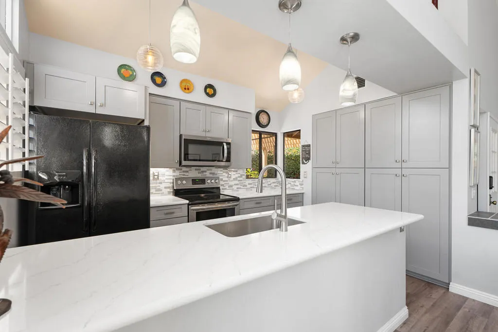 6 La Jolla Drive, Palm Desert, California 92260 home-pic-13