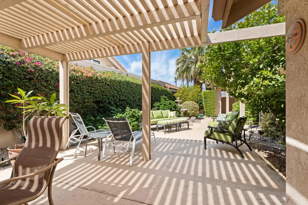 6 La Jolla Drive, Palm Desert, California 92260 home-pic-4