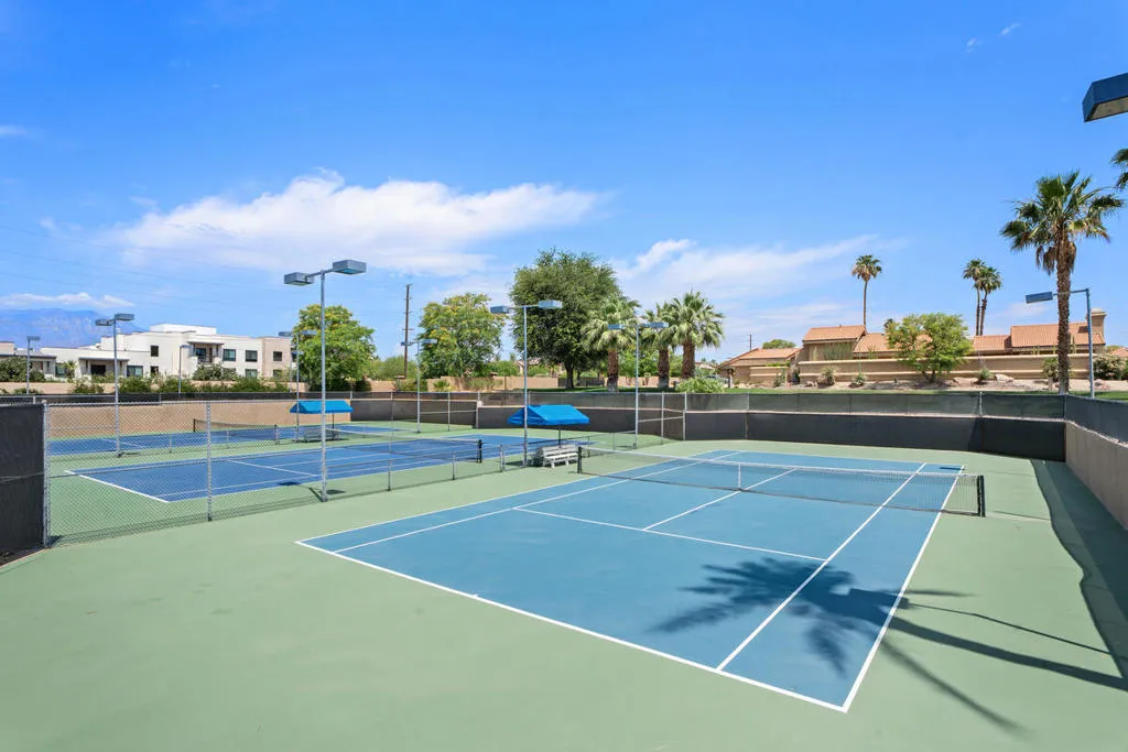 6 La Jolla Drive, Palm Desert, California 92260 home-pic-21
