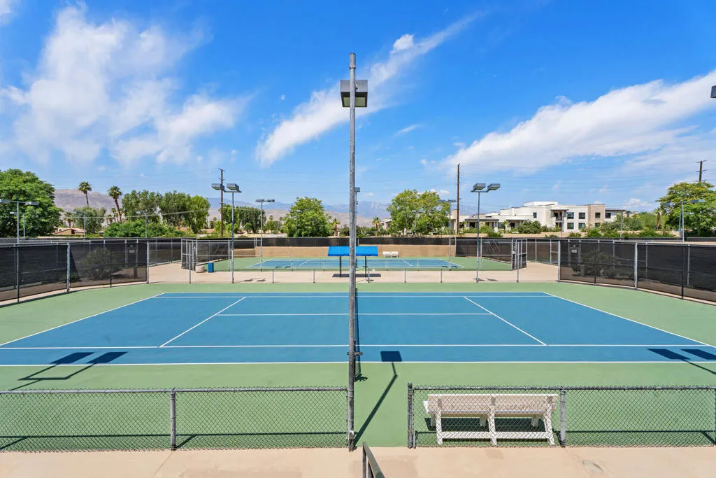 6 La Jolla Drive, Palm Desert, California 92260 home-pic-22