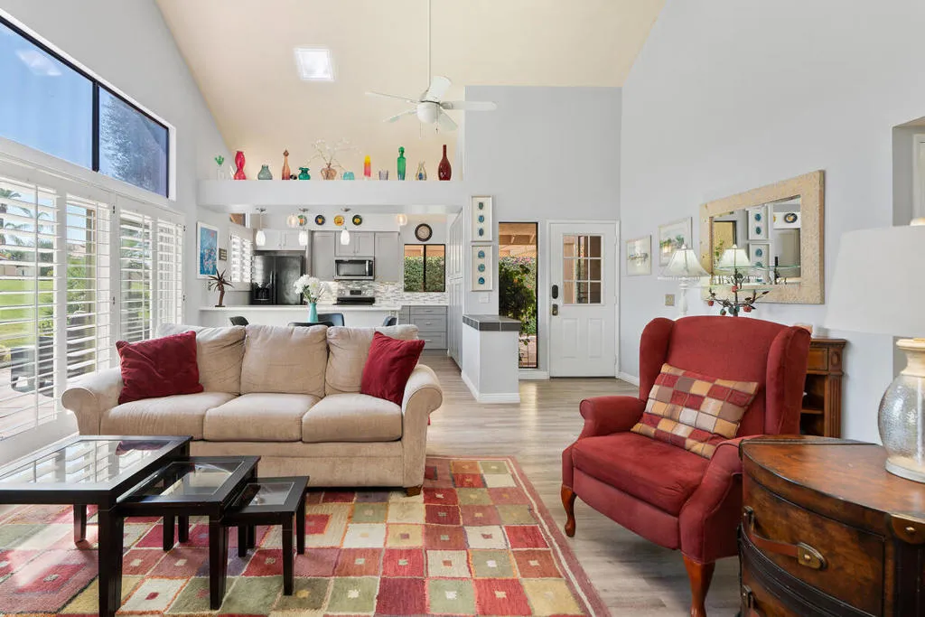 6 La Jolla Drive, Palm Desert, California 92260 home-pic-10