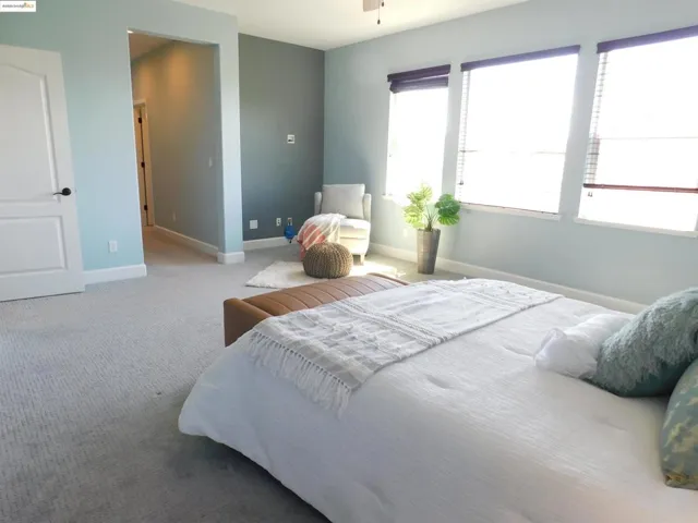 1811 Velvetleaf Ln, Santa Rosa, California 95404