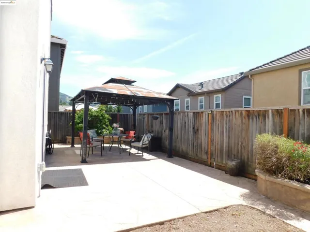 1811 Velvetleaf Ln, Santa Rosa, California 95404