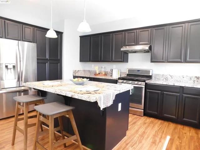 1811 Velvetleaf Ln, Santa Rosa, California 95404