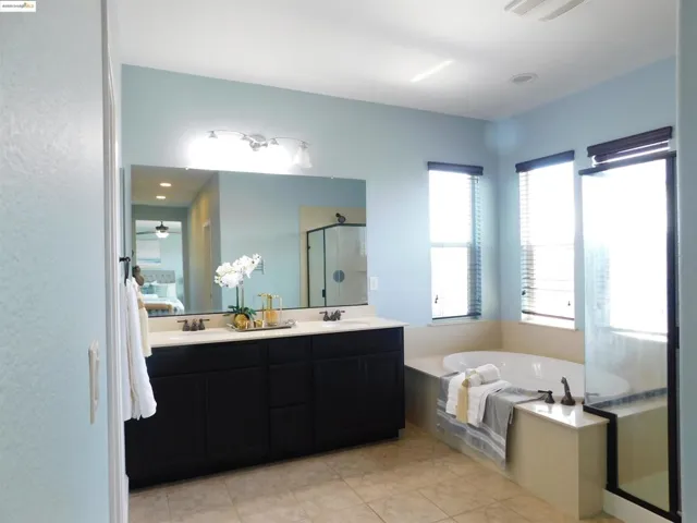 1811 Velvetleaf Ln, Santa Rosa, California 95404