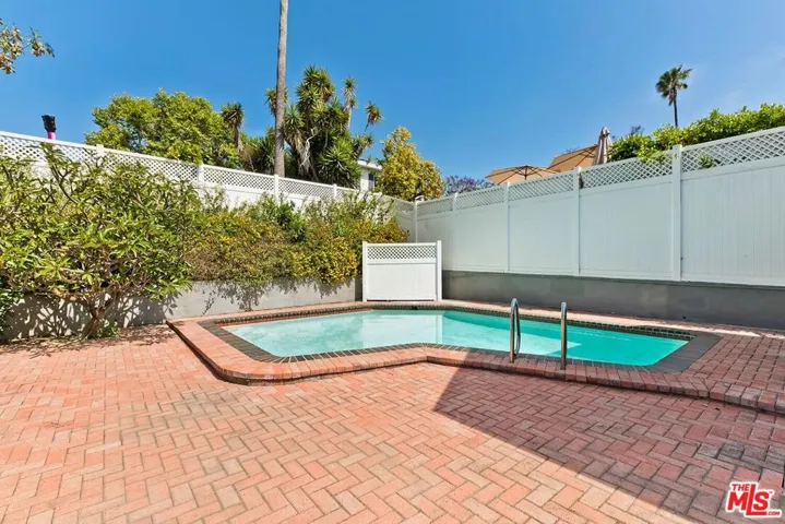 400 S Bentley Avenue, Los Angeles, California 90049