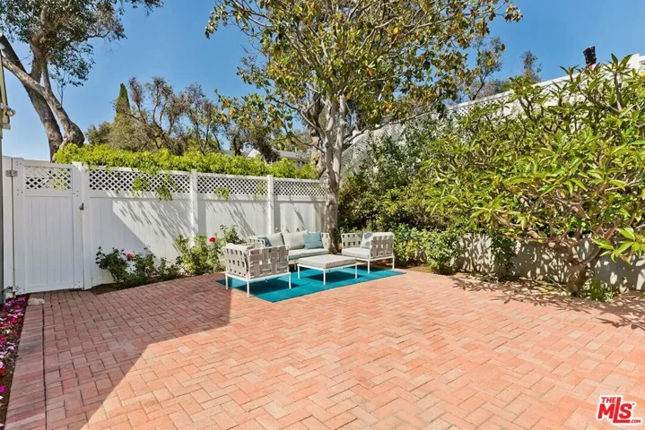400 S Bentley Avenue, Los Angeles, California 90049