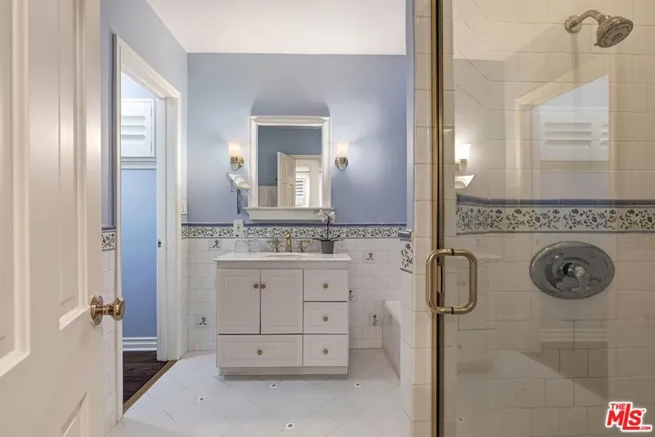400 S Bentley Avenue, Los Angeles, California 90049