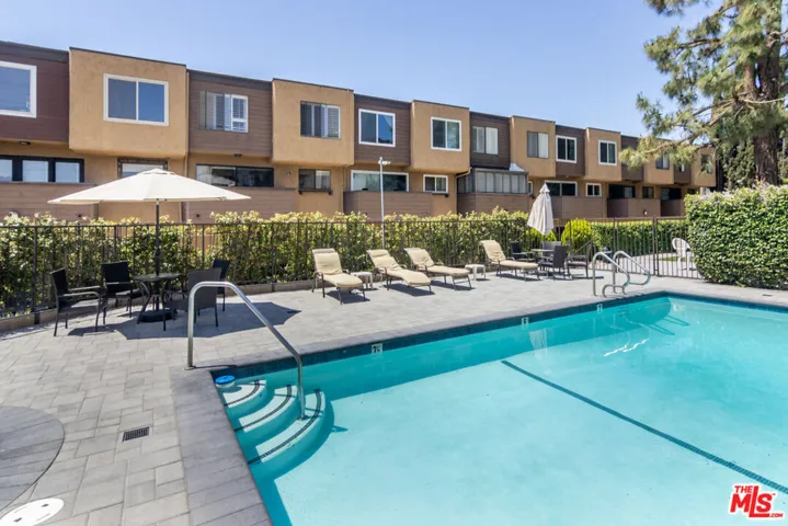 14311 Hartsook Street, Sherman Oaks, California 91423