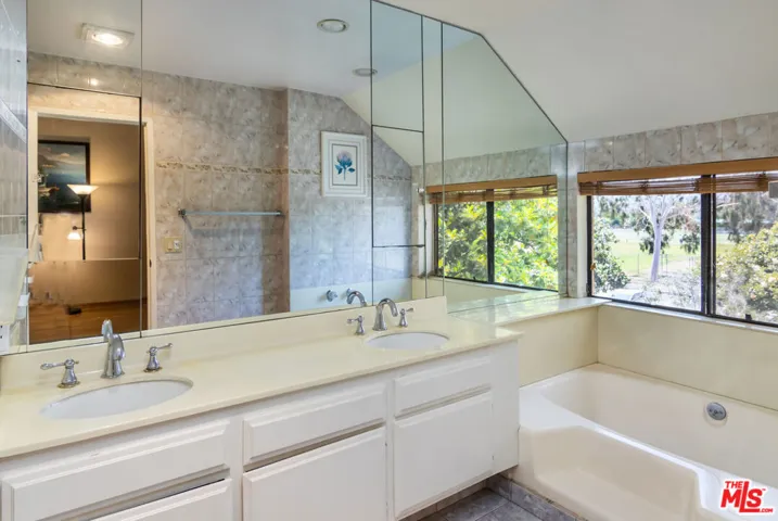 14311 Hartsook Street, Sherman Oaks, California 91423