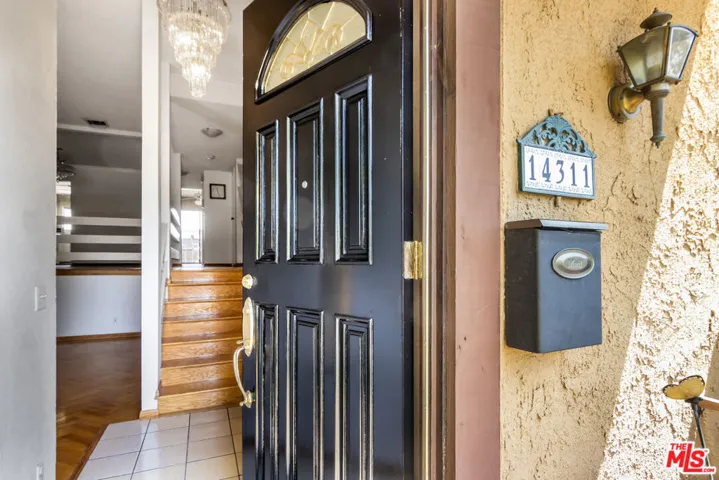 14311 Hartsook Street, Sherman Oaks, California 91423