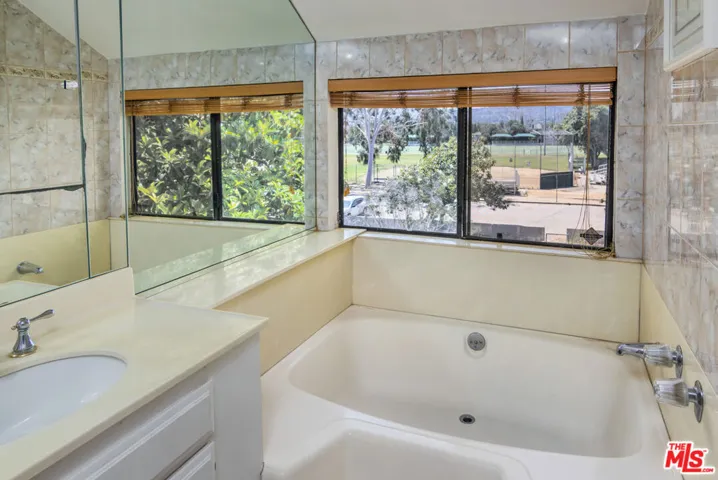 14311 Hartsook Street, Sherman Oaks, California 91423