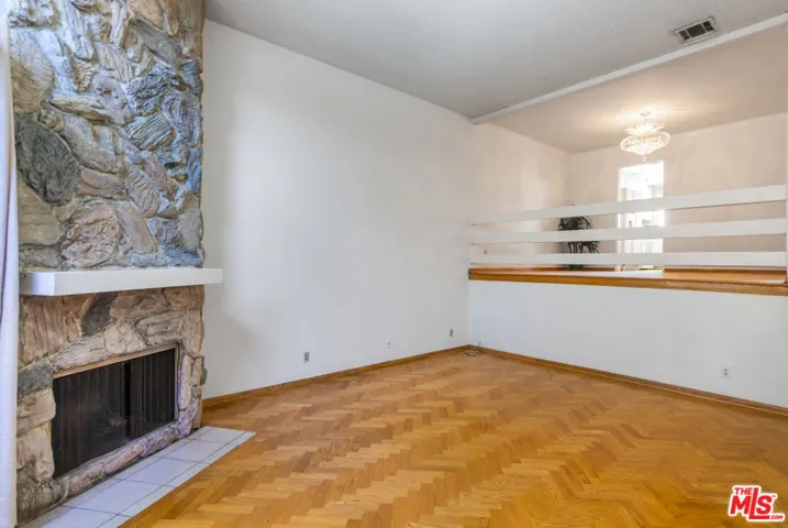 14311 Hartsook Street, Sherman Oaks, California 91423