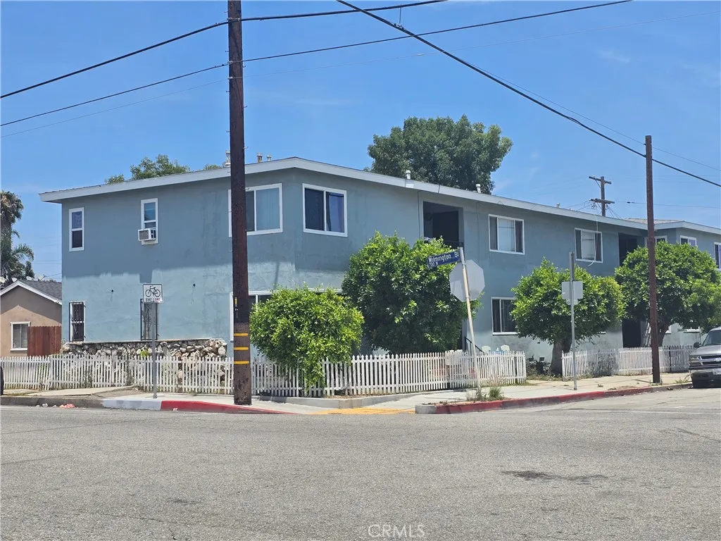 923 W G Street 8, Wilmington, California 90744, ,Residential Income,For Sale,G,CV25135361