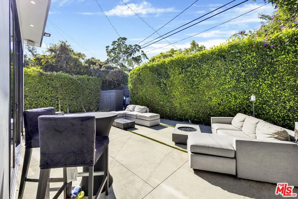 12345 Hillslope Street, Studio City, California 91604 home-pic-49