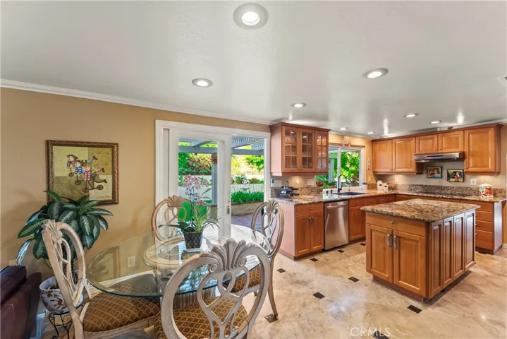 24236 Via San Clemente, Mission Viejo, California 92692