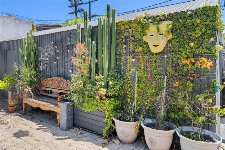 1944 Chariton Street, Los Angeles, California 90034