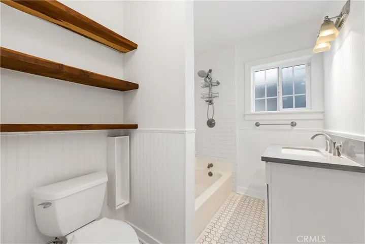 1944 Chariton Street, Los Angeles, California 90034