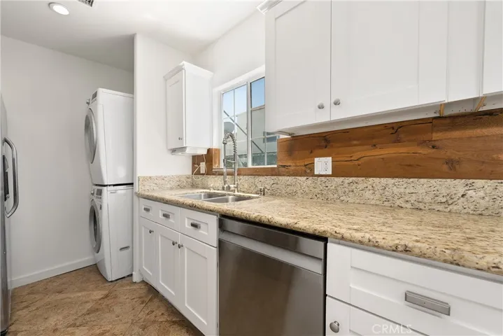 1944 Chariton Street, Los Angeles, California 90034