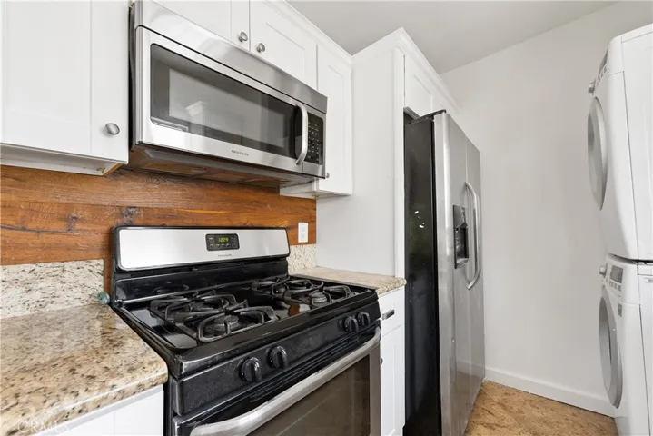 1944 Chariton Street, Los Angeles, California 90034