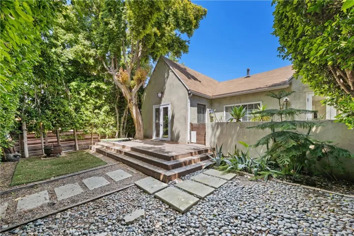 1944 Chariton Street, Los Angeles, California 90034