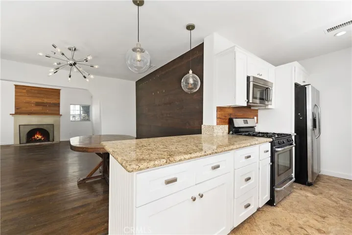 1944 Chariton Street, Los Angeles, California 90034