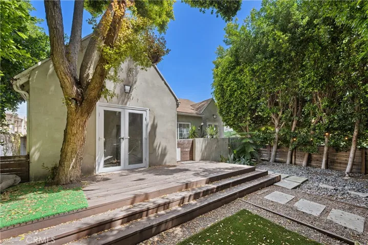 1944 Chariton Street, Los Angeles, California 90034