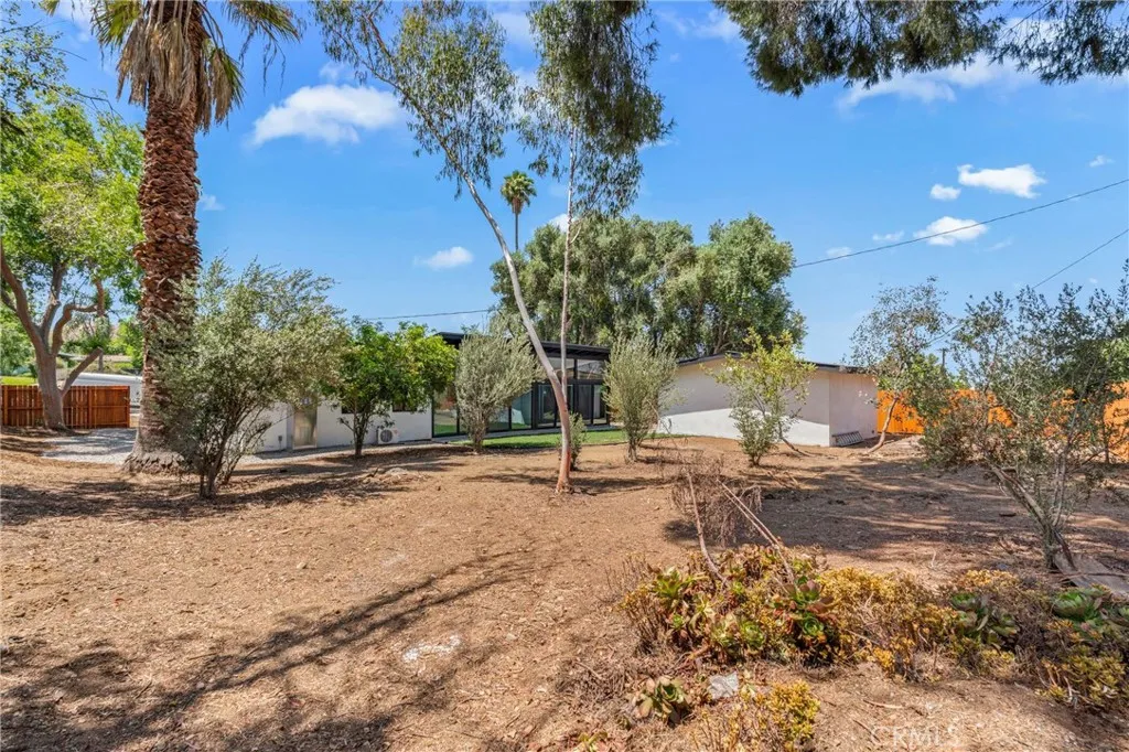 151 Barret Road, Riverside, California 92507 home-pic-11