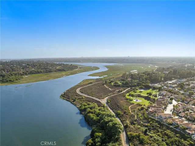 Sweeping views, tranquil sunsets, and an unbeatable location.