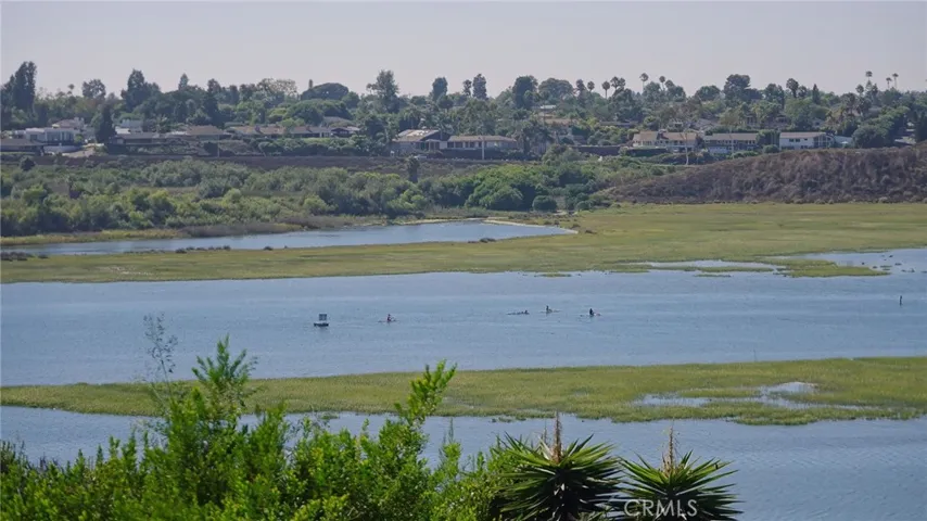 Ideal for nature lovers, with immediate access to the Back Bay’s serene outdoor lifestyle.