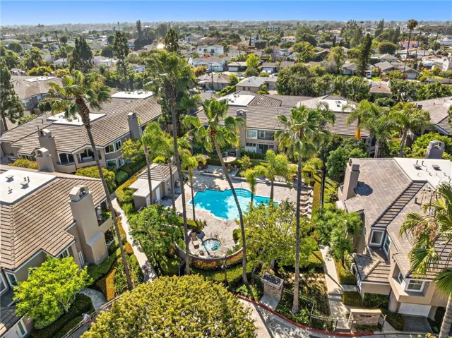 Newly remodeled, resort-style pool and spa with convenient on-site bathrooms.