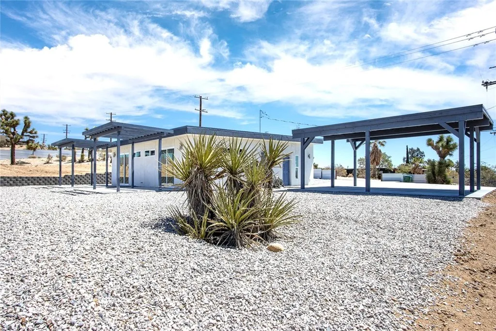 6060 Linda Lee Drive, Yucca Valley, California 92284 home-pic-12