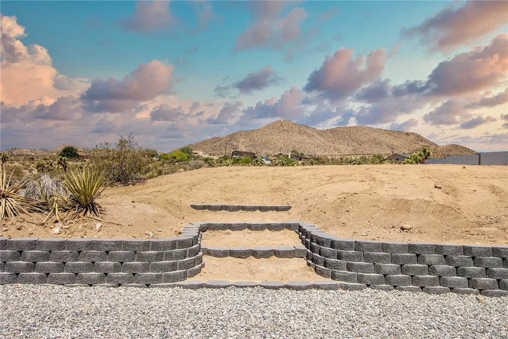 6060 Linda Lee Drive, Yucca Valley, California 92284 home-pic-19