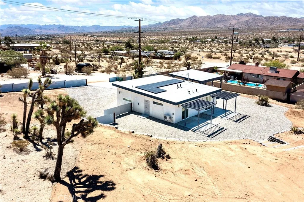6060 Linda Lee Drive, Yucca Valley, California 92284 home-pic-15