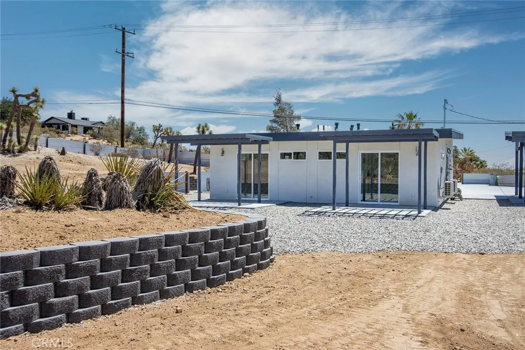 6060 Linda Lee Drive, Yucca Valley, California 92284 home-pic-16