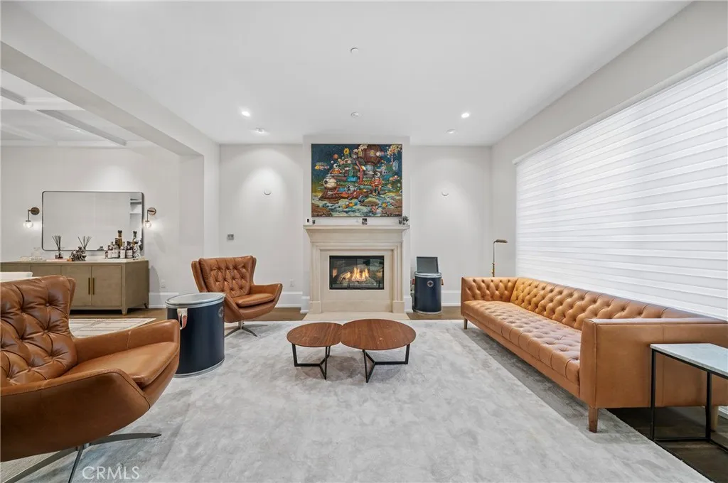 823 S Bundy Drive 110, Los Angeles, California 90049 home-pic-8