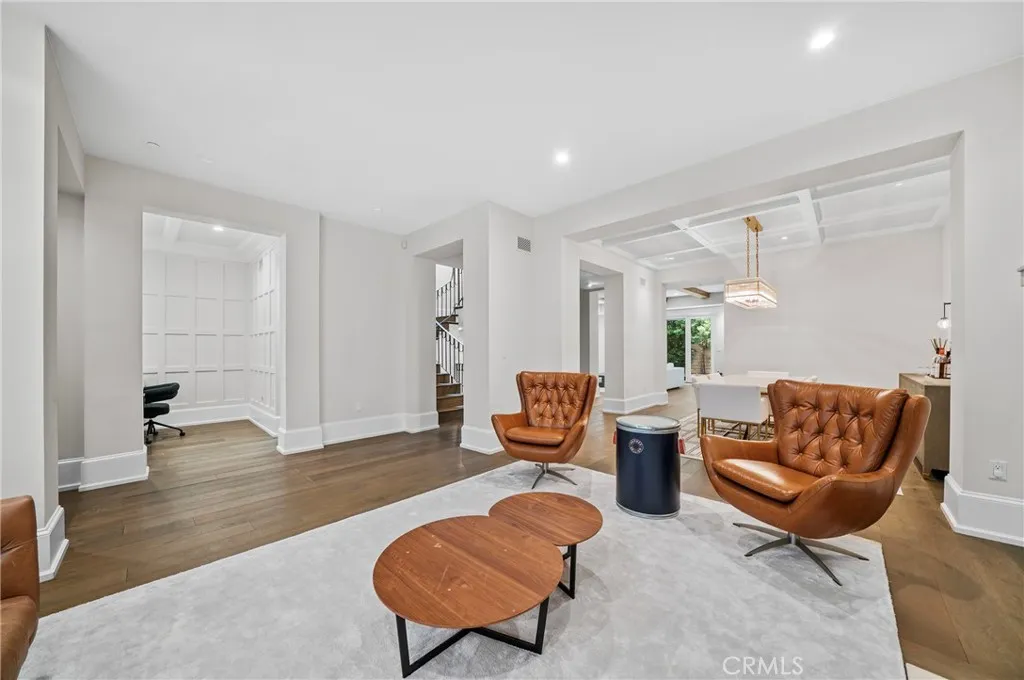 823 S Bundy Drive 110, Los Angeles, California 90049 home-pic-10