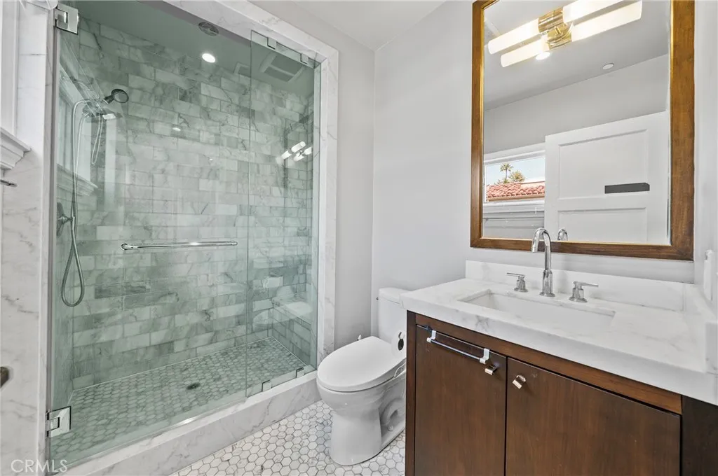 823 S Bundy Drive 110, Los Angeles, California 90049 home-pic-45