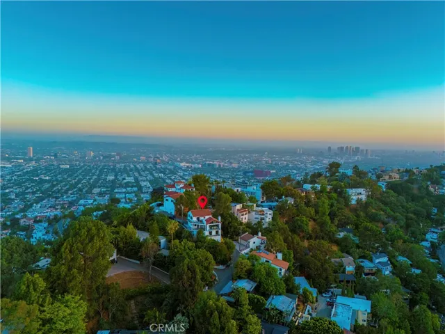 8280 Grand View Drive, Los Angeles, California 90046, 3 Bedrooms Bedrooms, ,4 BathroomsBathrooms,Residential,For Sale,Grand View,TR25137553