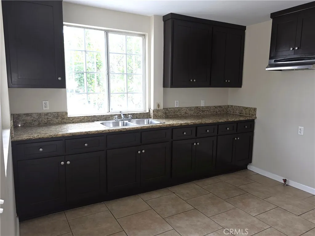 123 E Gage Avenue, Los Angeles, California 90003 home-pic-14