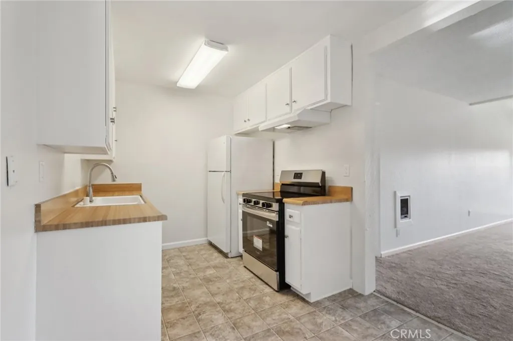 1010 W Macarthur Boulevard 24, Santa Ana, California 92707 home-pic-11