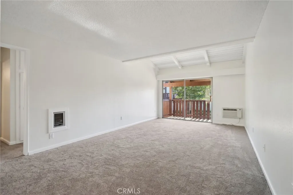 1010 W Macarthur Boulevard 24, Santa Ana, California 92707 home-pic-6
