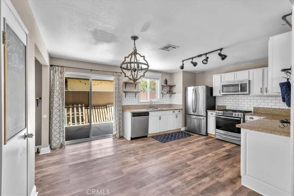 5616 Cahuilla Avenue, 29 Palms, California 92277 home-pic-6