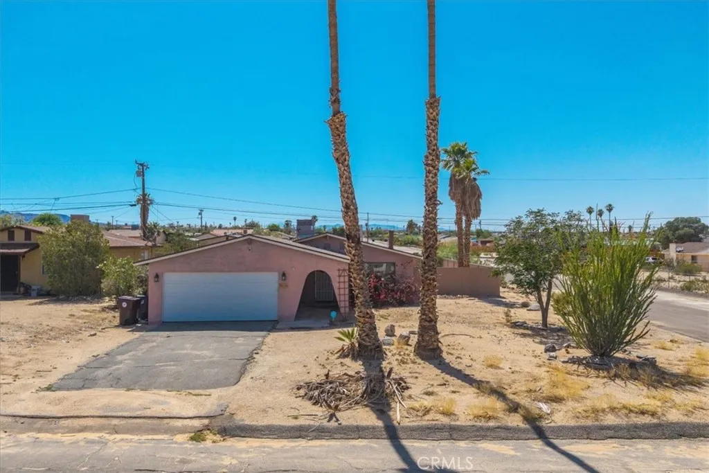 5616 Cahuilla Avenue, 29 Palms, California 92277 home-pic-2