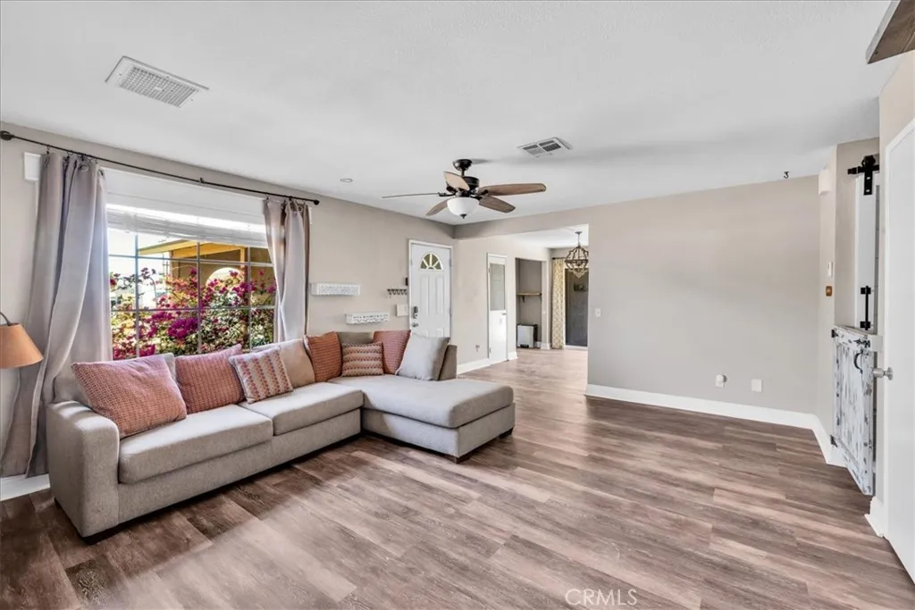 5616 Cahuilla Avenue, 29 Palms, California 92277 home-pic-4