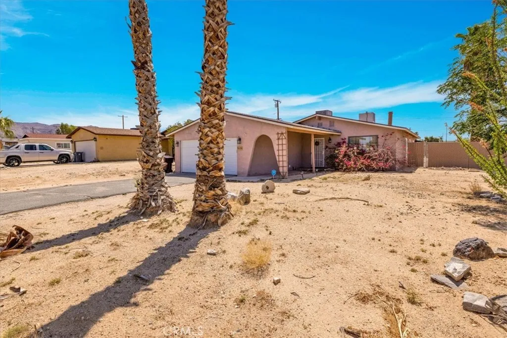 5616 Cahuilla Avenue, 29 Palms, California 92277 home-pic-1