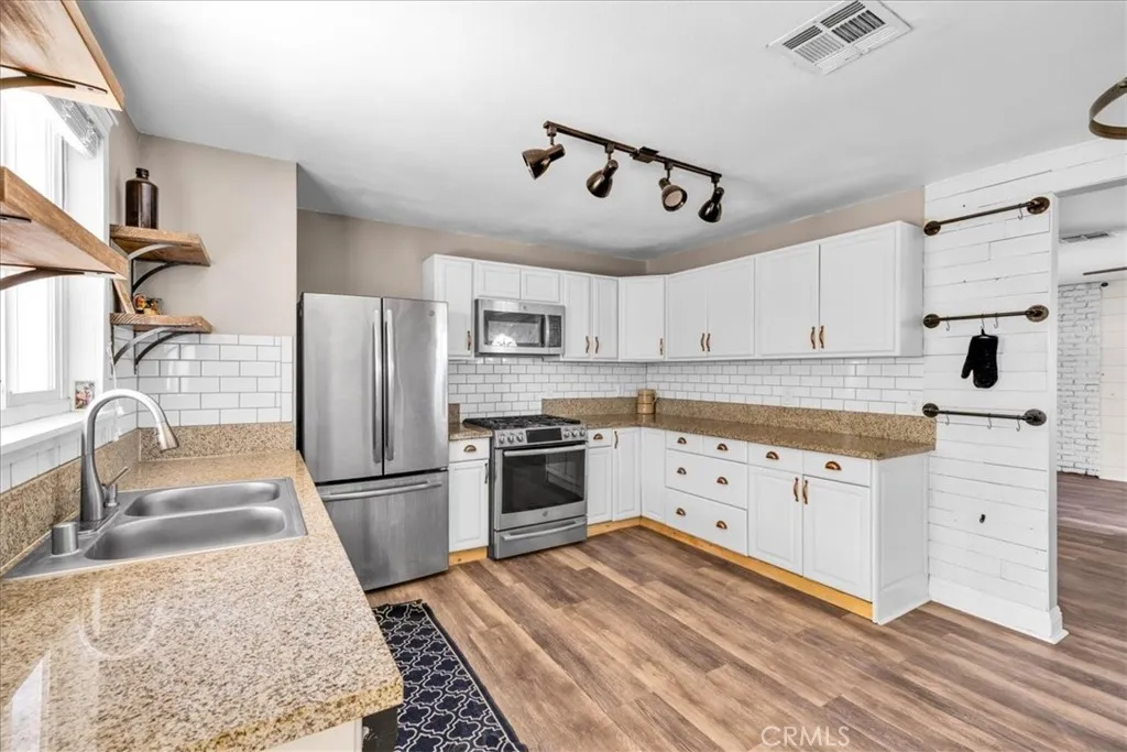 5616 Cahuilla Avenue, 29 Palms, California 92277 home-pic-7