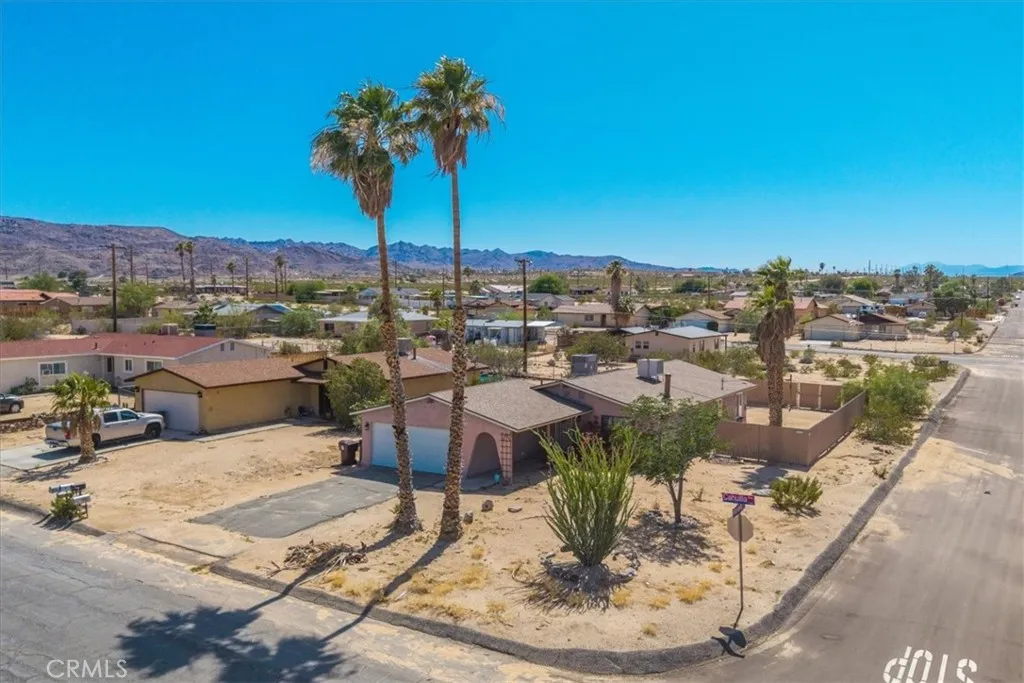 5616 Cahuilla Avenue, 29 Palms, California 92277 home-pic-0