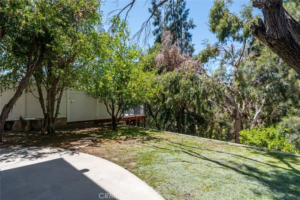 1835 Las Flores Drive, Glendale, California 91207 home-pic-44